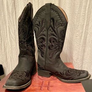 Circle G Black with embroidery square boots